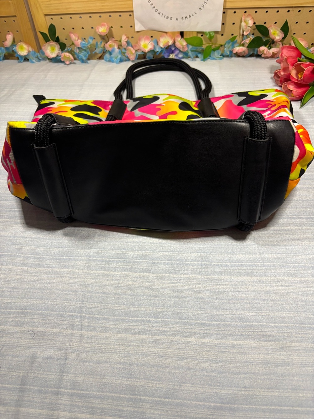 Neon Camouflage Tote Bag with Black Rope Handles pre-owned - Picture 15 of 16